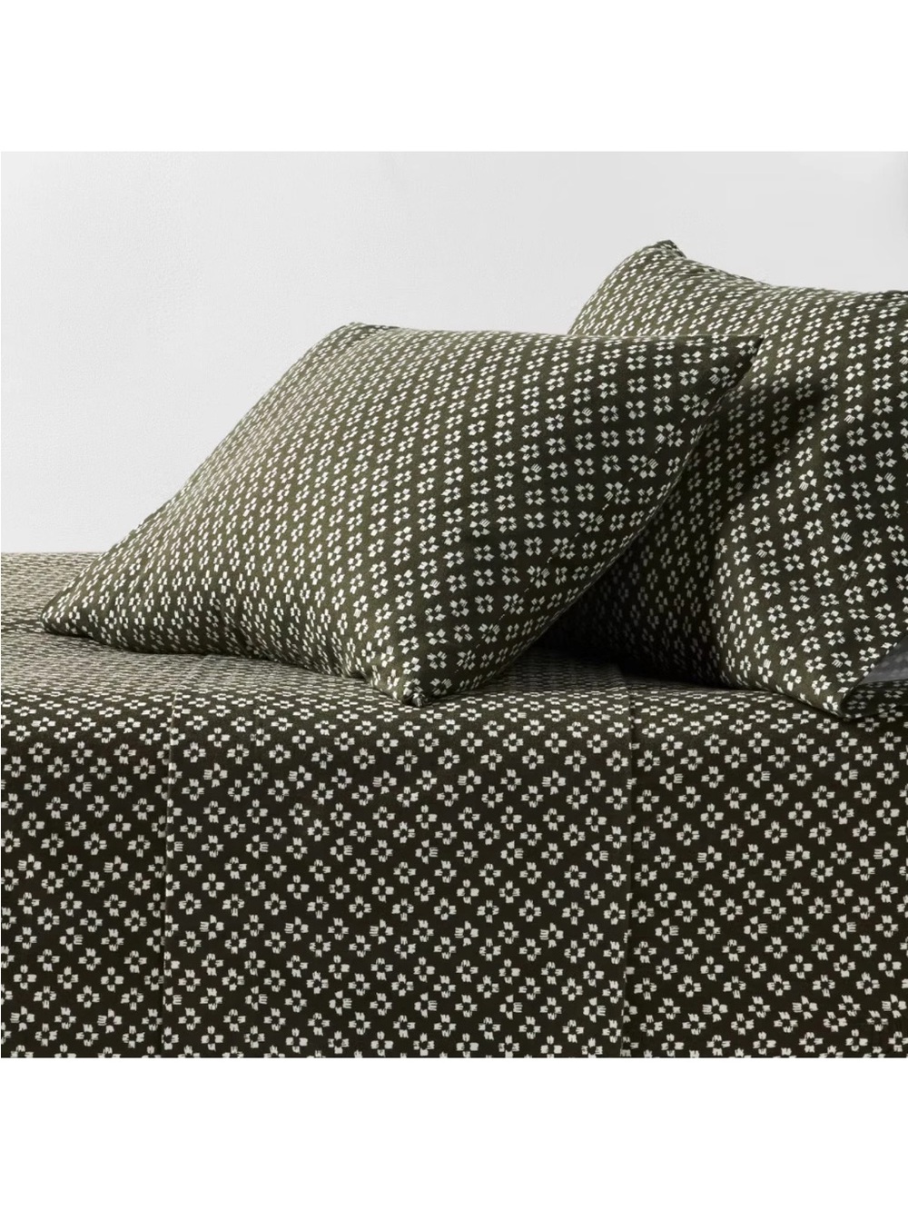 King Ultra Soft Flannel Sheet Set Green
Geo - Threshold